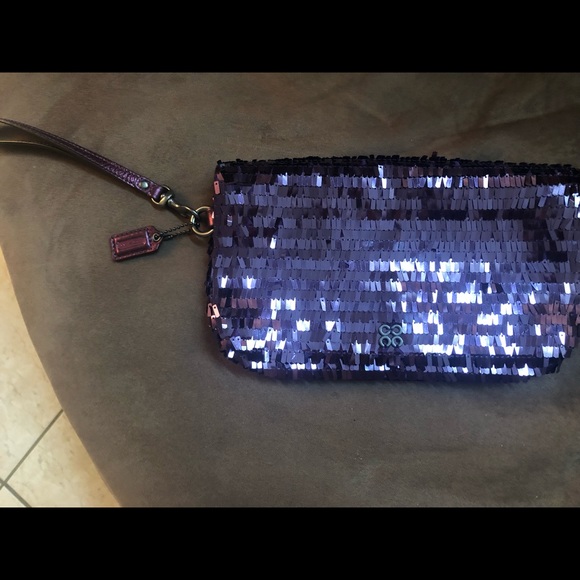 Coach wristlet - Picture 2 of 5